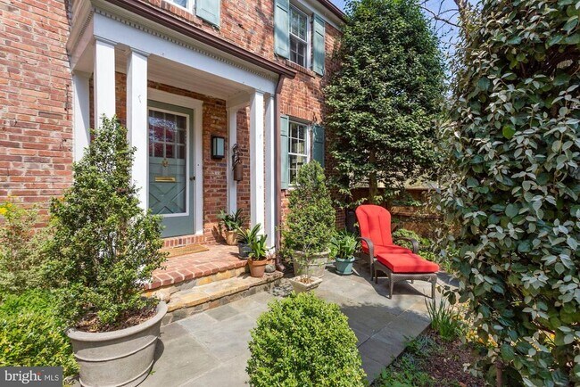 Building Photo - 3743 Upton St NW