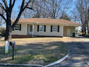 Building Photo - 1004 Chickasaw Trail