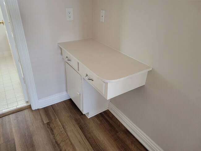 Hallway - 4411 E Ocean Blvd