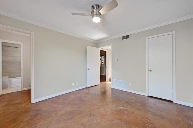 Building Photo - 1100 Azie Morton Rd