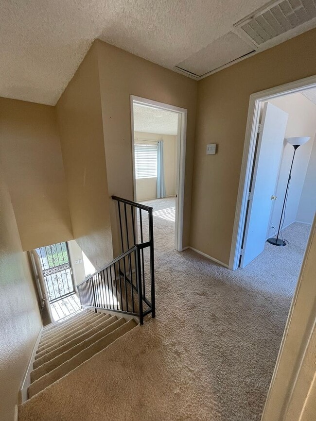 Building Photo - 2BD/1.5BA Condo in Rialto!