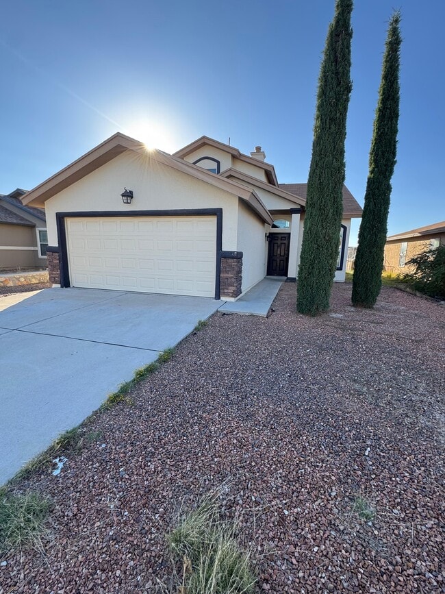 Primary Photo - 2817 Talking Rock Pl