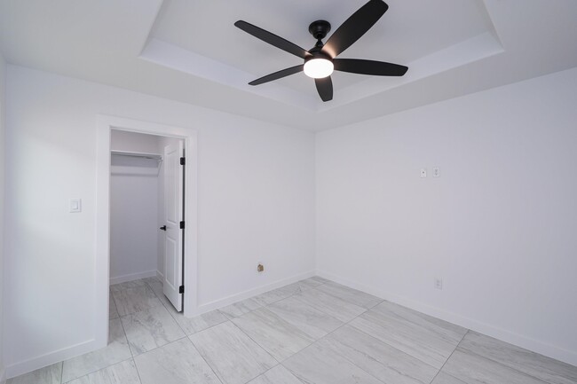 Building Photo - 604 Silvana Dr