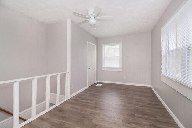 Building Photo - 3822 W 133rd St