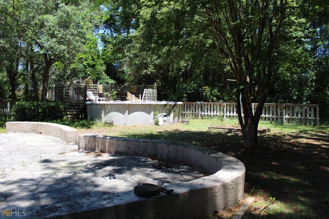 Building Photo - 203 Carrington Way