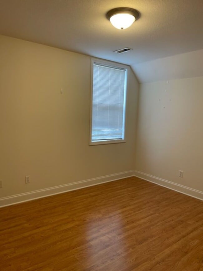 Building Photo - Location!!!!
