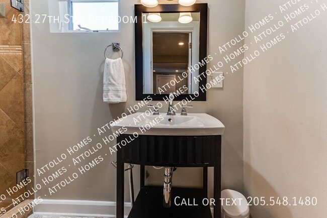 Building Photo - 432 27th St