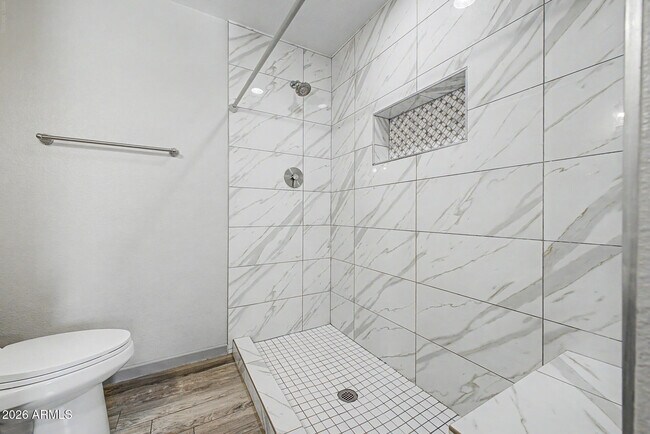 Building Photo - 10217 N 37th Ave