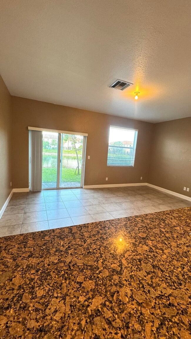 Building Photo - 4324 Maybelle Ln