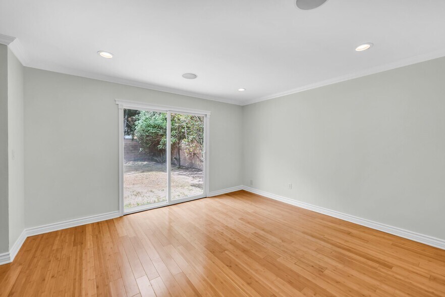 Building Photo - 13004 Lull St