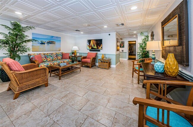 Building Photo - 100 Bluff View Dr