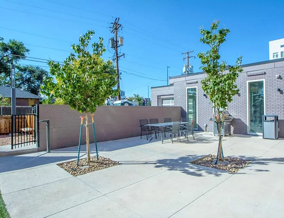 Building Photo - 1495 Vrain St