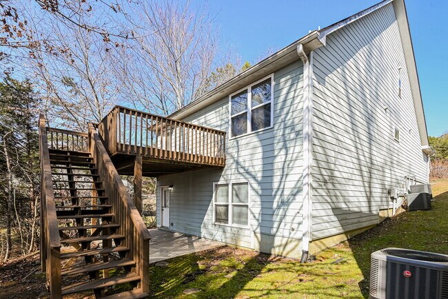 Building Photo - 94 Hood Park Dr