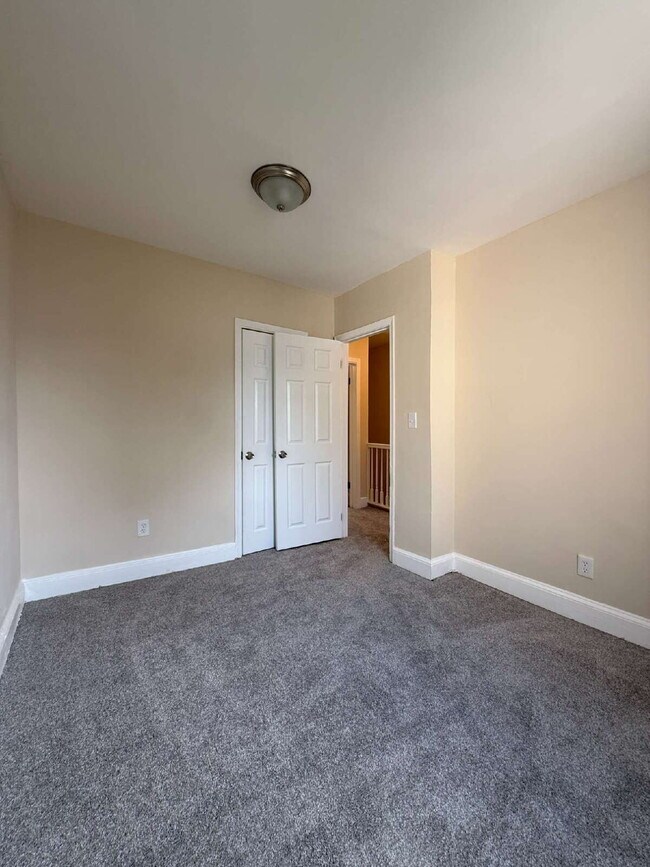 Building Photo - "Charming 2-Bedroom Sanctuary with Finished Basement in NE Washington, DC!"