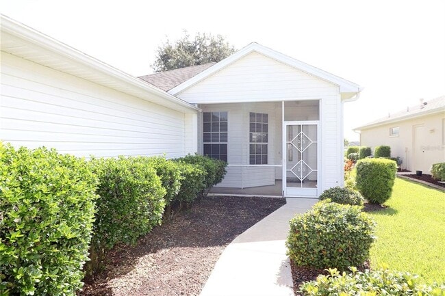 Building Photo - 5316 Sir Churchill Dr