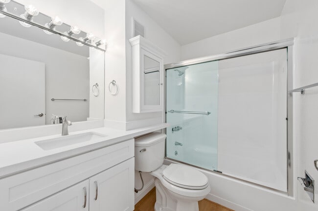 Building Photo - 325 Rowland Blvd