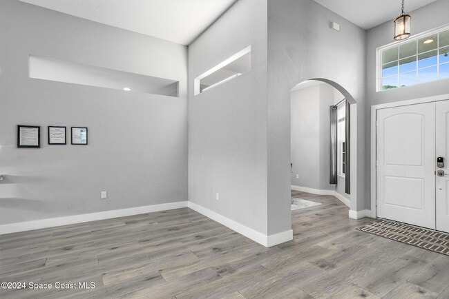 Building Photo - 382 Eldron Blvd NE