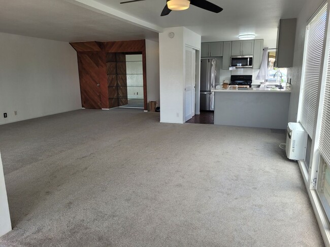 Building Photo - Quiet w/Beautiful Ocean Views 3bd, 2.5bath, SF w/2 car garage 1655sqft unit . $3900