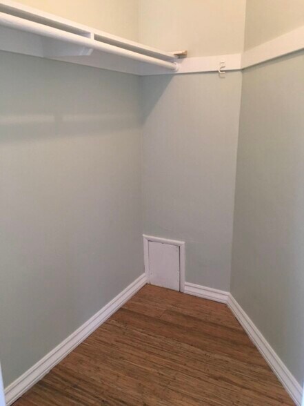 Walking closet - 7039 W Manchester Ave
