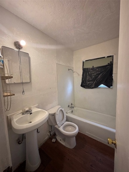 Building Photo - 4222 Wipprecht St