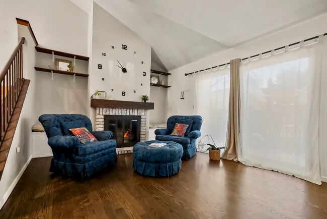 Building Photo - Iris KC Pad