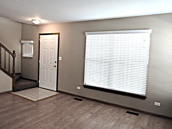 Building Photo - 775 Highview Ct
