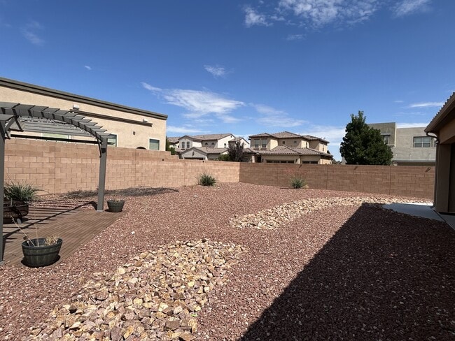 Building Photo - 7115 Vista Terraza Dr NW