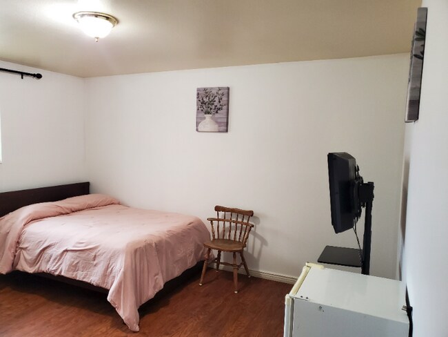 Building Photo - 627 Sir Michael Dr