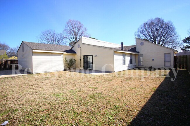 Building Photo - 3340 Morningview Dr
