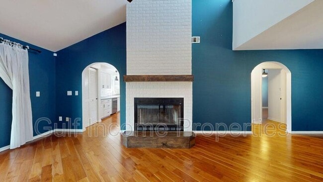 Building Photo - 354 5th St Ct E