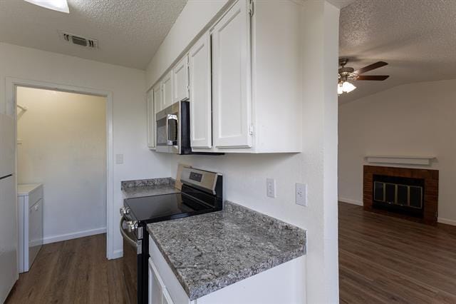 Building Photo - 741 Woodland Ct