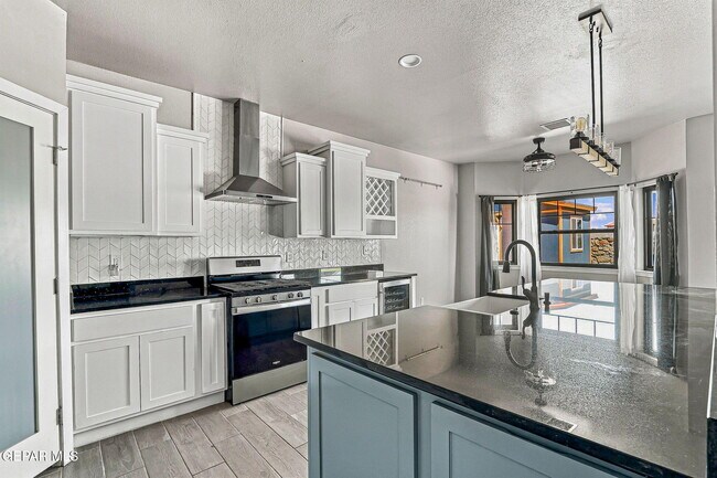 Building Photo - 14420 Navajo Point Dr