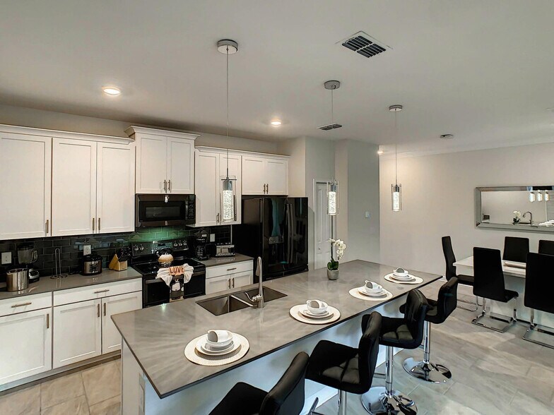 Building Photo - 2865 Simile St