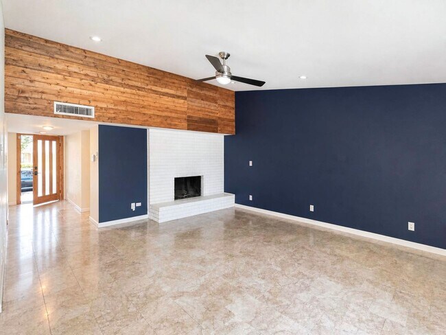 Building Photo - 11067 Wallbrook Dr