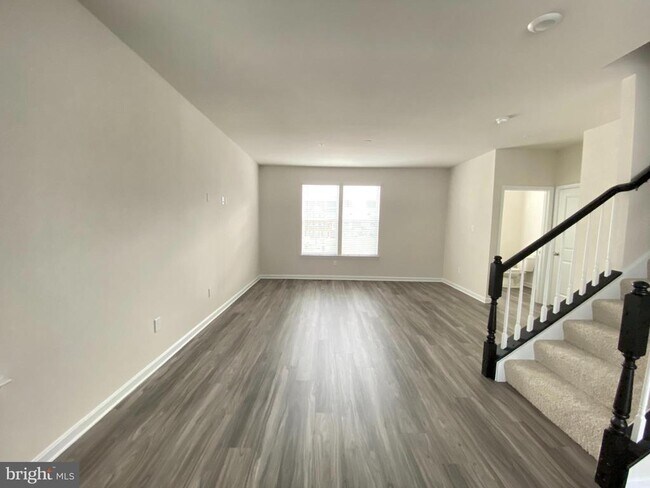 Building Photo - 7122 Delegate Pl