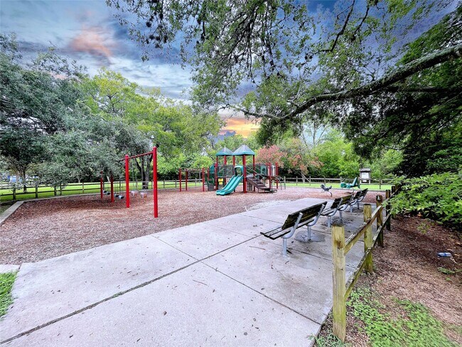 Building Photo - 1801 Stoney Brook Dr