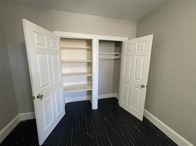 Building Photo - 631 Roosevelt Ave