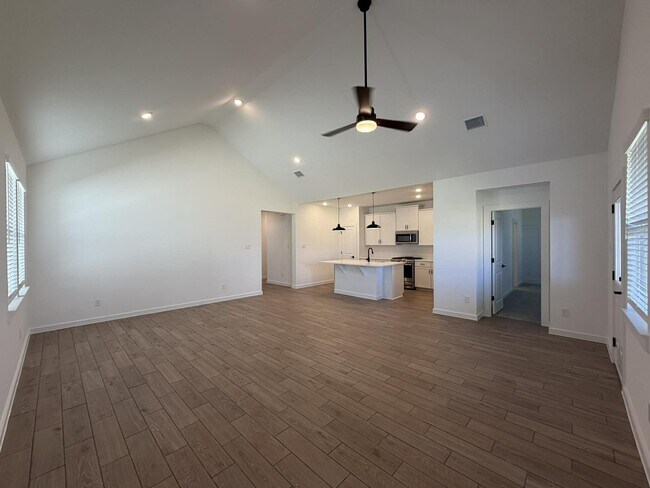 Building Photo - 4819 Legends Bay Dr