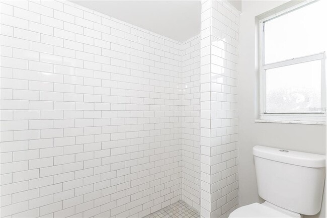 Building Photo - 353 Florida Pkwy