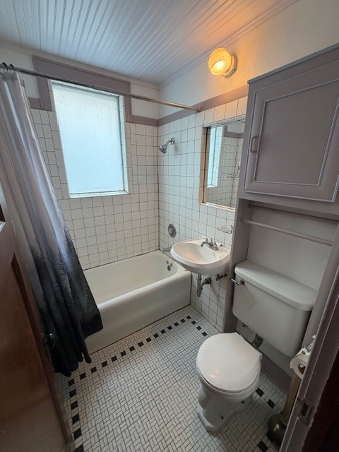 Full Bath with original tile floor - 6326 W Grant St