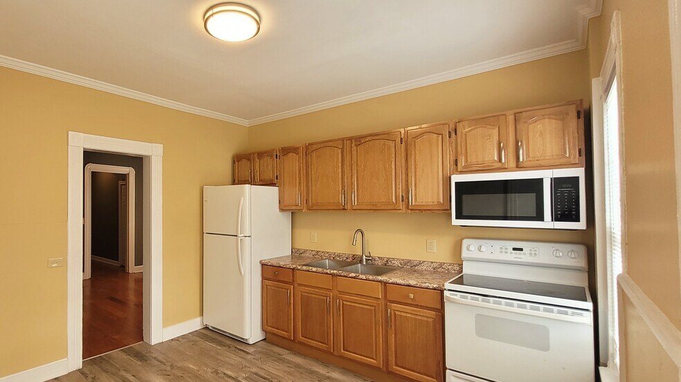 Kitchen - 533 W Water St