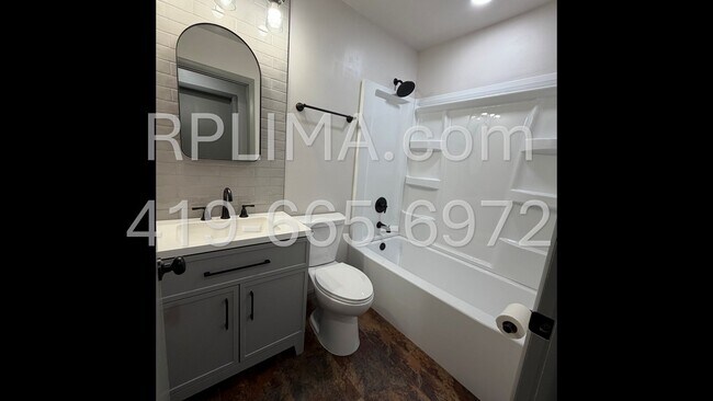 Building Photo - 614 Westbrook Dr