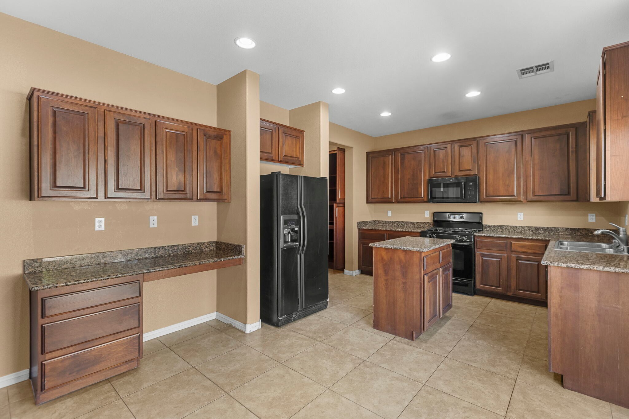 Building Photo - 3936 Red Trumpet Ct