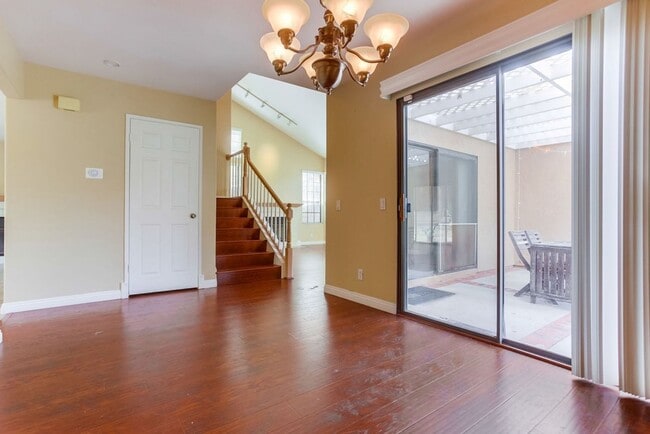 Building Photo - Charming Two Story 3 BR Home Available Mid June!
