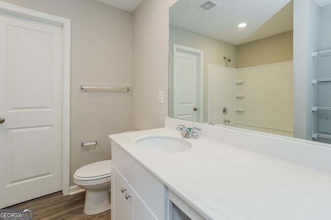 Building Photo - 522 Firethorn Ct