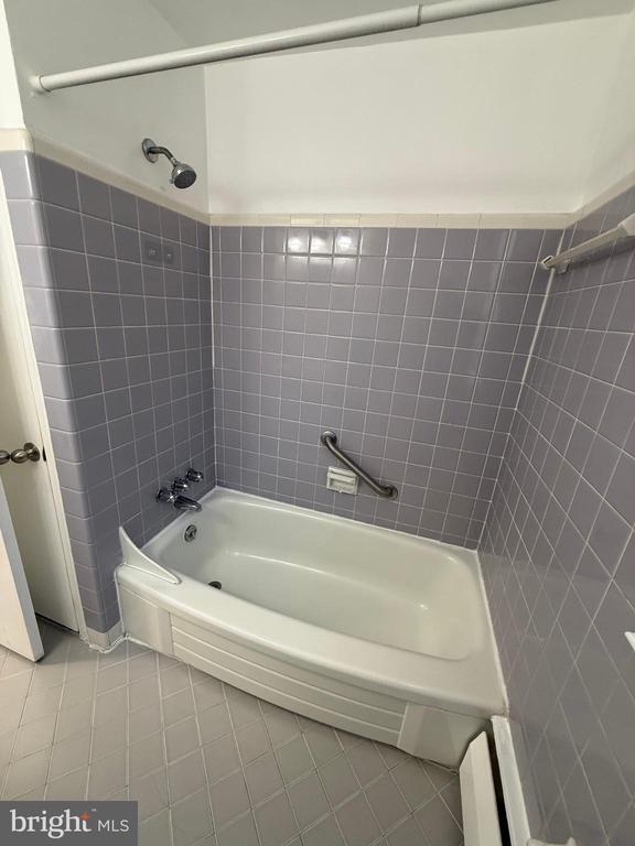 Building Photo - 27 Wallingford Ave