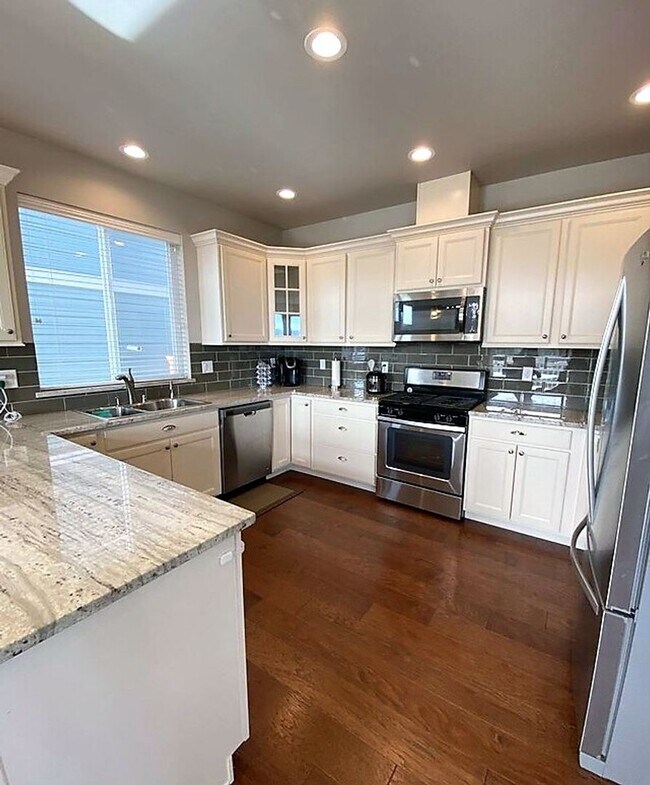 Building Photo - 4318 Blackstone Wy