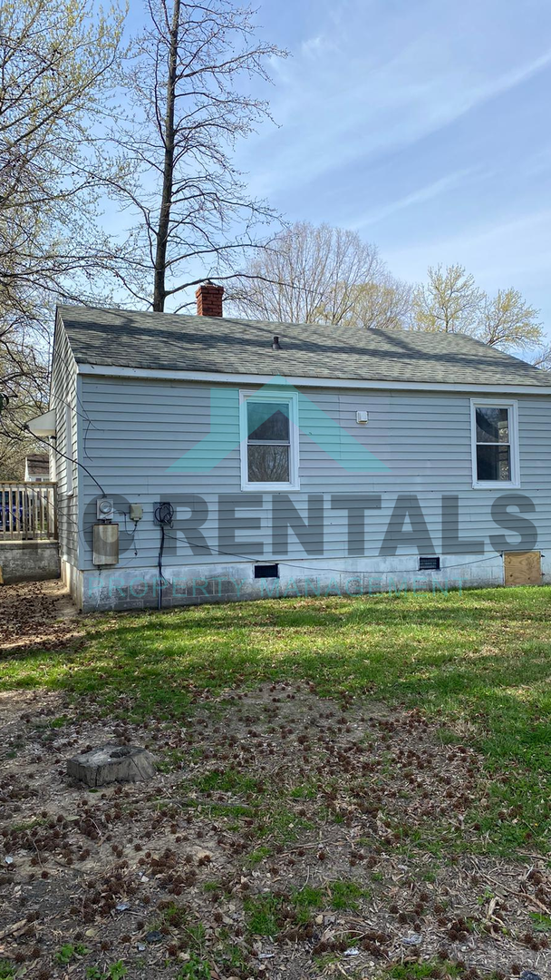 Building Photo - 1228 E Lindsay St