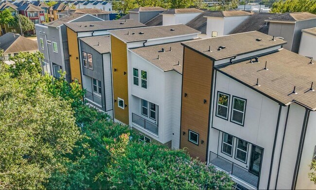 Primary Photo - 602 W 28th St