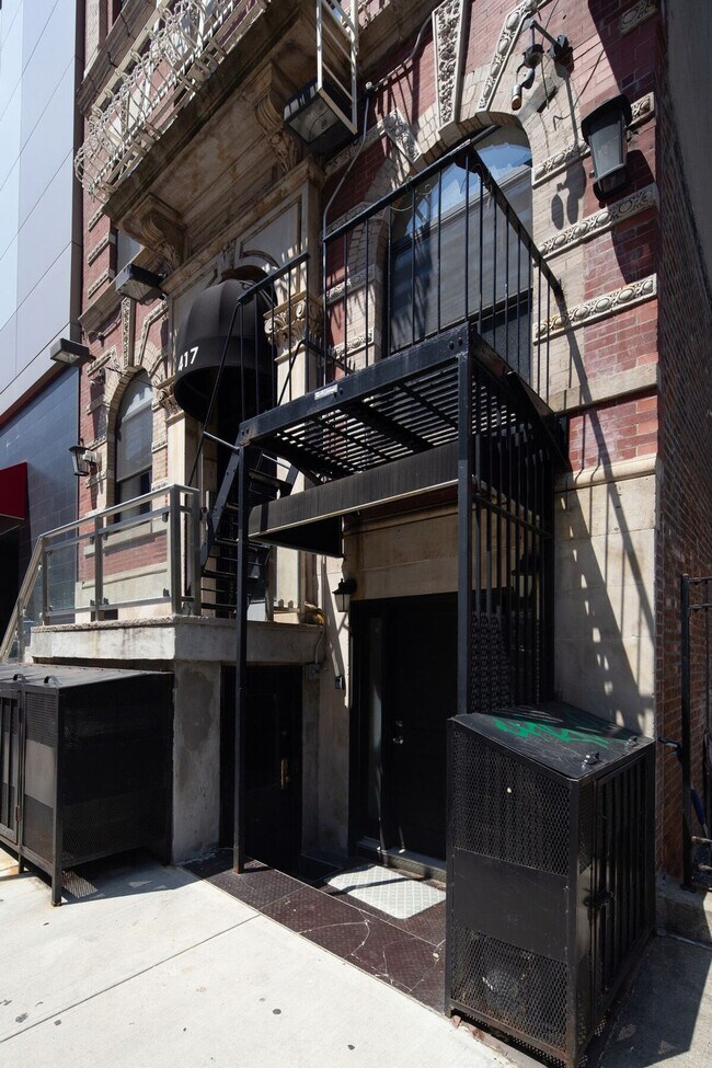 Building Photo - 4 York Ave